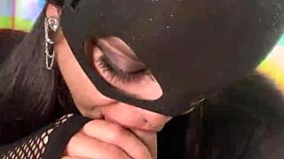 Funk Tocando E A Gatinha Fazendo Sexo Oral No Pau Grande Do Wellington Prado