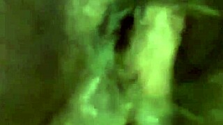 我在假鸡巴上高潮…屄里塞玩具超激烈独玩