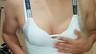 i uh, really dig this transexual rica blanca, she's so hot and all, makes me wanna... you know