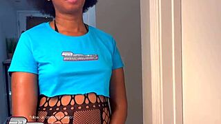 Sloppy wet staircase blowjob from hippie Baltimore girl