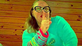 女王艾普ril拳插伊帕内玛女孩大骚洞 变态女主三人