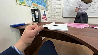 嘿继妈，我作业忘带了，用禁忌瘦老师角色惩罚我吧？