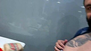 Peladinhas No Drive Thru Casadinhas Putas Dão Show No Mêqui E Segurança Quer Entrar Na Foda