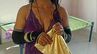 Delivery boy engages in desi sex with hot bhabhi