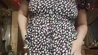 Hey, slap this big ass on amateur Latina milf in homemade POV! She's your stepmom with that juicy curve! 🍑🔥