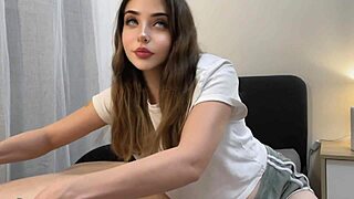 La novia de mi empleado me da un masaje y ACABAMOS FOLLANDO cuando el cornudo esta en la oficina