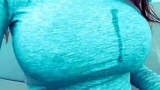 i'm fingering myself as a bimbo on webcam, having so much fun with my beautiful body