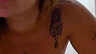 Tentando convencer meu macho a largar a mulher dele com jovens exibicionistas.