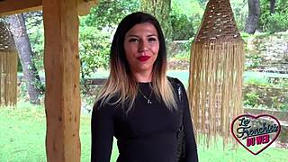 Gwen Belle Femme Takes It Deep In Pussy