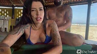 海滩纹身帅哥射我满嘴热精