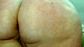 hey, how does dawnskye1962 make this giantess fetish video with her curvy hairy body so hot?