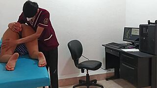 饥渴18+少女医院被变态医生操穴