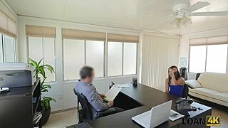 loan4k mann benutzt junges studentenmädchen als hure in seinem großen büro