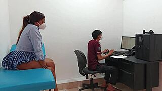 饥渴18+少女医院被变态医生操穴