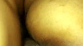 Asian couple does doggystyle sex with cum in mature pussy