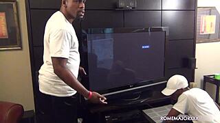 吉赛尔·莱昂罗马垃圾桶后深喉口交女上位骑乘