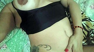 Milf safada greluda masturbates big clit pussy at dawn