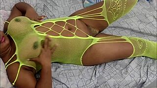 Intriguing contrast of eating ass before cumming on saggy tits in homemade ebony action