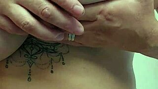 gosto que me fode arregaçando o meu cu assim 😈