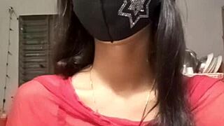 Indian Girl Performs In Live Sex Video