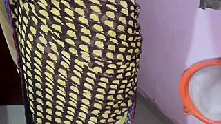 Desi bhabhi feels overwhelming passion in saree during intense dirty encounter