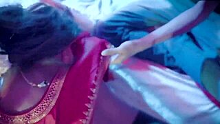 年轻印度夫妻新婚夜浪漫做爱 印地语调情超撩人