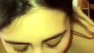 a la chupona de mi vecina le encanta tragarse mi leche caliente homemade creampie