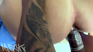 essas duas safadas tão morrendo de tesão e me chamaram pra foder o cuzinho delas - vídeo completo no red 😈🍑