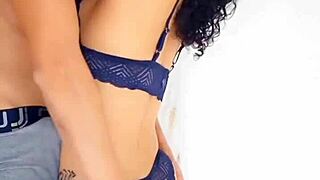 que bunda gostosa do caralho vou bater uma pra ela