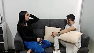 Resulto Bien Cachonda La Joven Se Ofrece a Chuparme La Verga y Me Pone Su Coño en La Boca Para Que Se Lo Mame y La Penetre