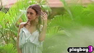 Petite milf model gloria sol exposing amazing petite 18+ all natural curvy body