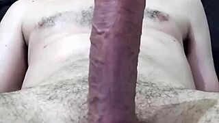 mais uma punheta com grande gozada pra voce, check this out 🔥💦