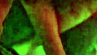 Me encanta follar a mi hermanastro con su polla larga y gruesa que me hace estallar de placer en creampie doggystyle.