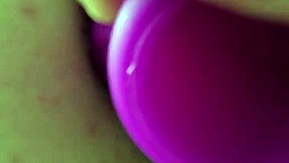 chubby babe gaps her fat ass with anal dildo toys creamy