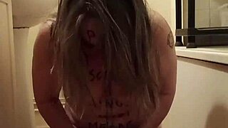 esclave f autoseance uro et ceinture spanking bondage outdoor