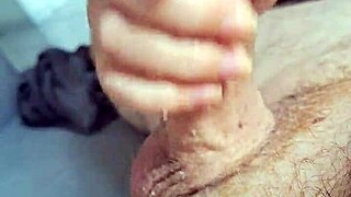 JAPANESE GIRLFRIEND PUMPS friend'S cock WITH HANDJOB
