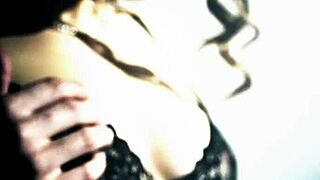 dani daniels steams up solo pussy play session