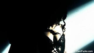 dani daniels steams up solo pussy play session