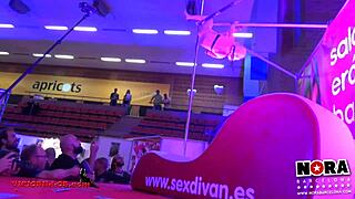 i mess up stripping pole dancing like a horny blonde