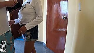 Prostitute got no condom surprise full creampie inside her shaved pussy! 😲💦🔥