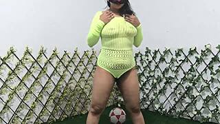 Watch This Juicy Latina Brunette's Exotic Gaping Pussy Dance!