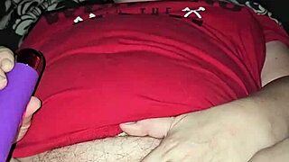 milf spreads big pink pussy and cums hard solo