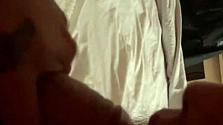 MI AMIGA ME CHUPA LA VERGA HARD!