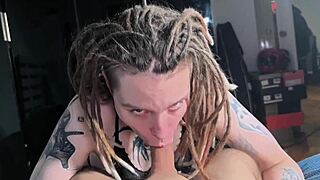 She came in just a coat to suck dick and got rough bonus fucks.