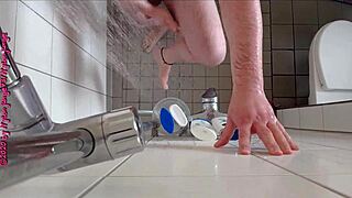 come piss hot in my shower