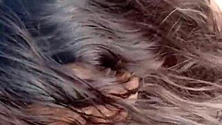 na varanda chupando pau e abrindo buceta pro vizinho