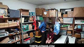 Audrey Royal Fucks Guards To Escape Shop Burglary Free