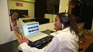 gostosa secretary fucks boss raw no condom