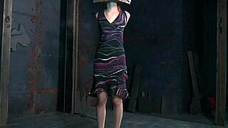 Babe's pussy takes brutal pounding in wild sucking contest game