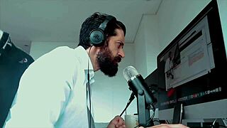 �c�mo... uh, como hago ese oral tan lento en camara con mi pareja??